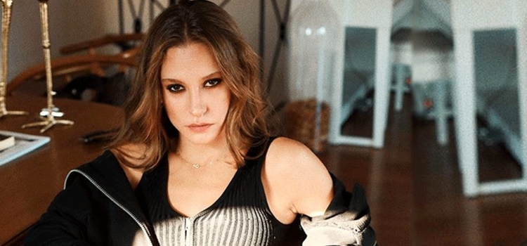 Serenay Sarıkaya'dan Göndermeli Paylaşım! - TV Gündemi